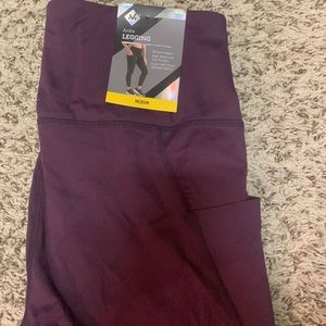 Purple leggings never worn. Size M